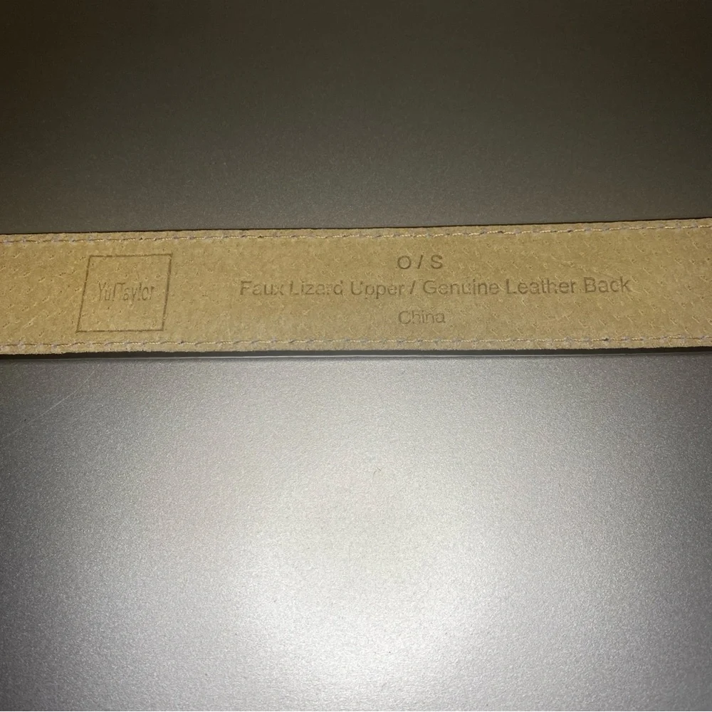NWT Yul Taylor Adjustable Genuine Leather Belt in Black With Gold Hardware - OS